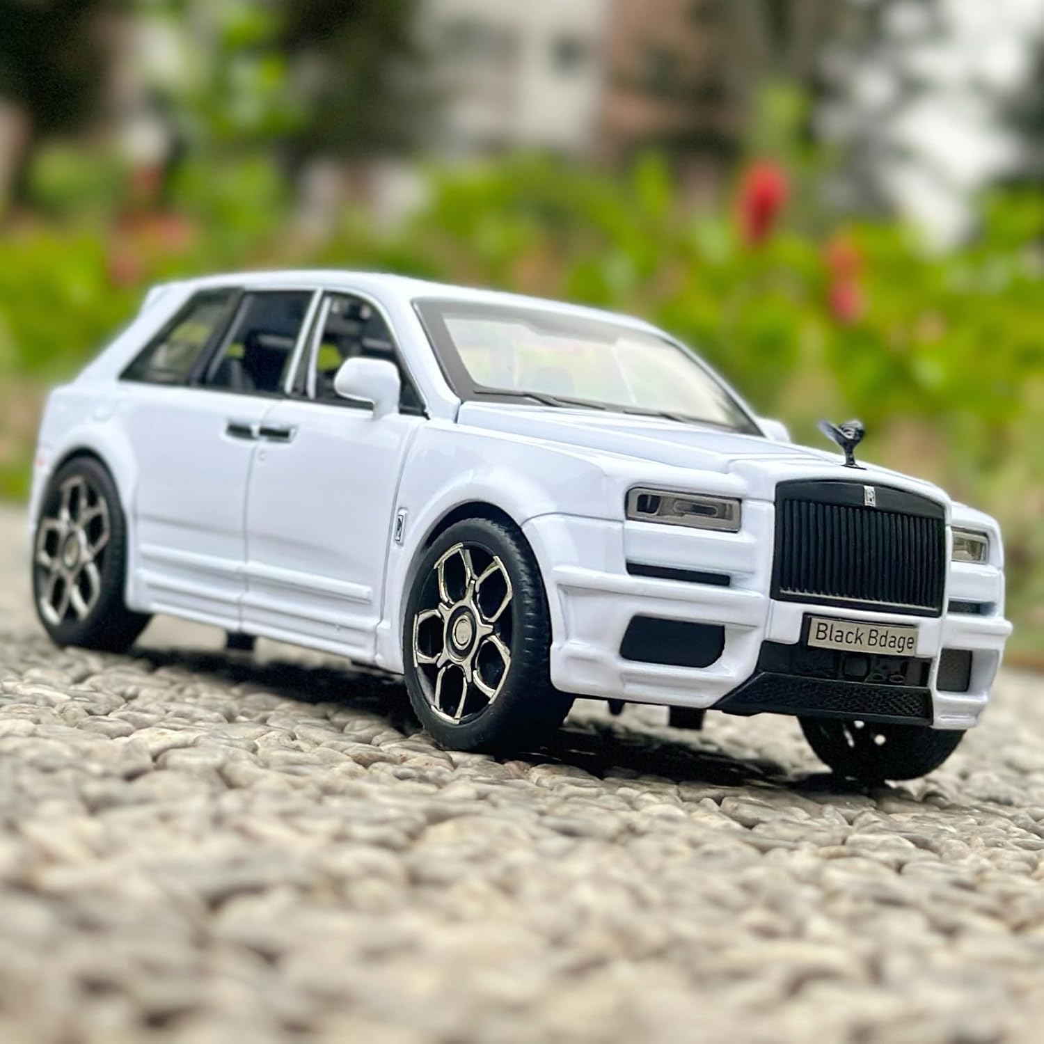 Rolls-Royce Cullinan Die Cast Metal Toy Car 1:32 Scale | Pull Back with Lights & Sound